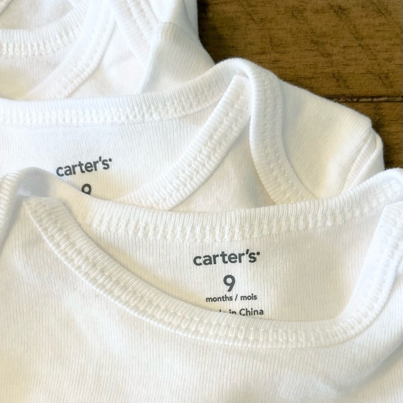 Long sleeve onesie bundle of 4 - new without tags - Carter’s white bodysuits - Picture 2 of 3